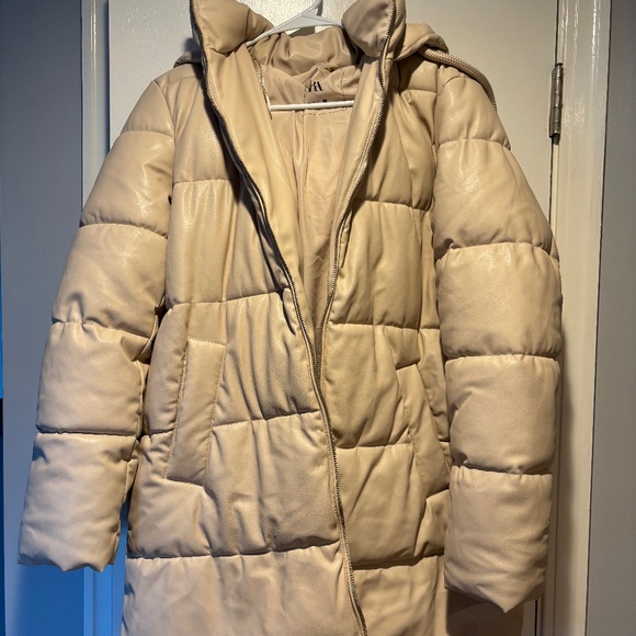 Zara Winter Coat - Picture 1 of 4